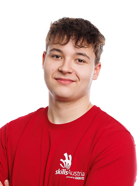 Portrait of JONAS LEITNER