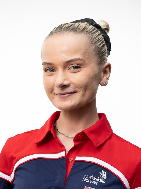 Portrait of ELINE GÅSLAND HUNDHAMMER