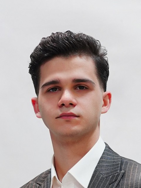 Portrait of ALIREZA VALIPOUR