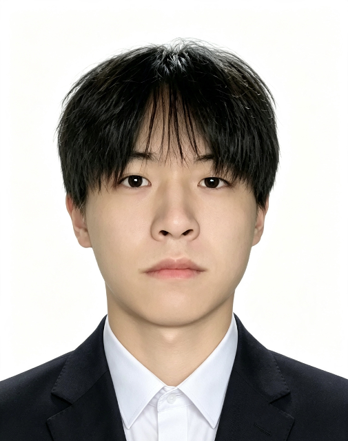 Portrait of JUNHAO ZHANG