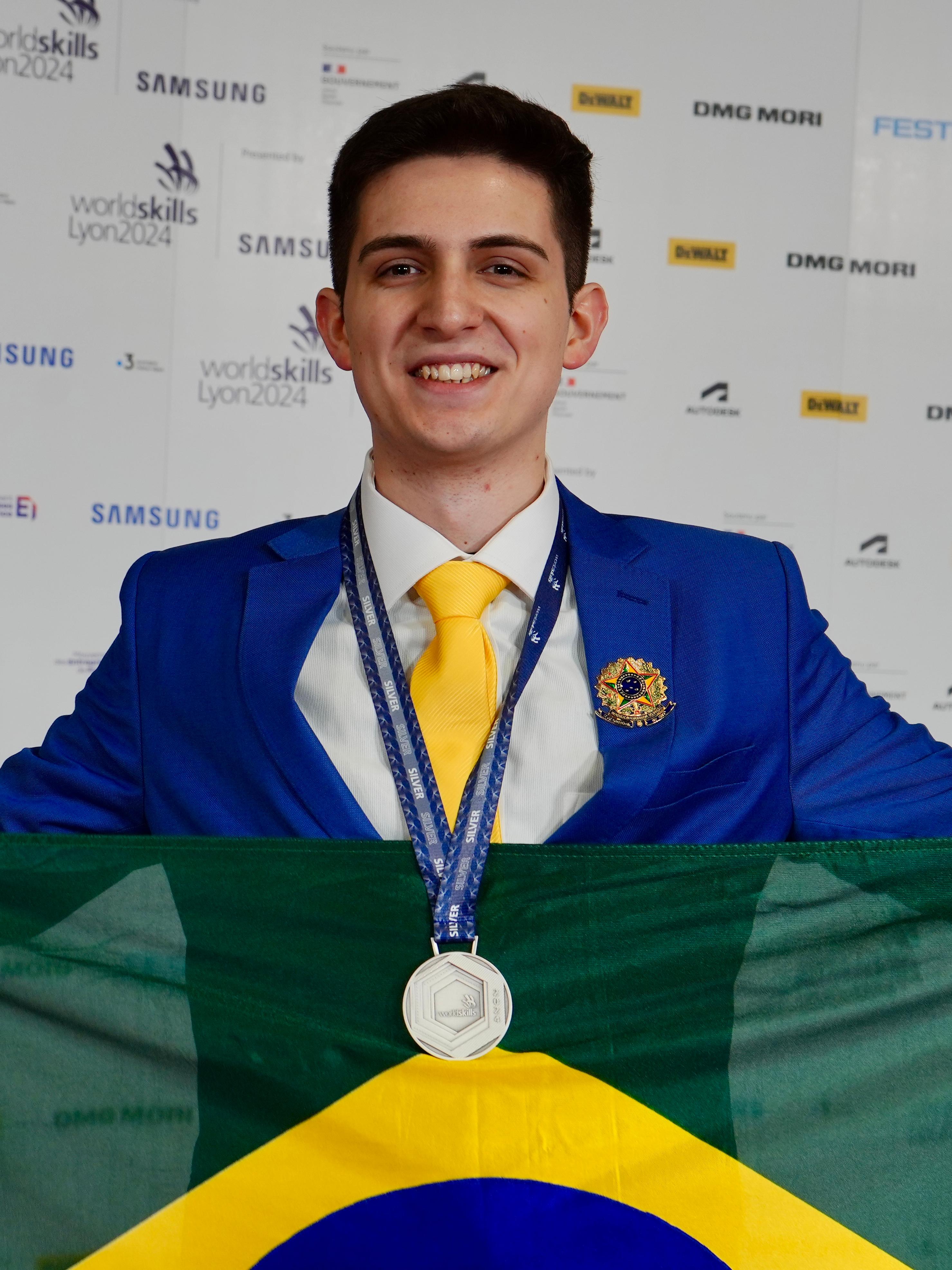 Portrait of André Luis Dono