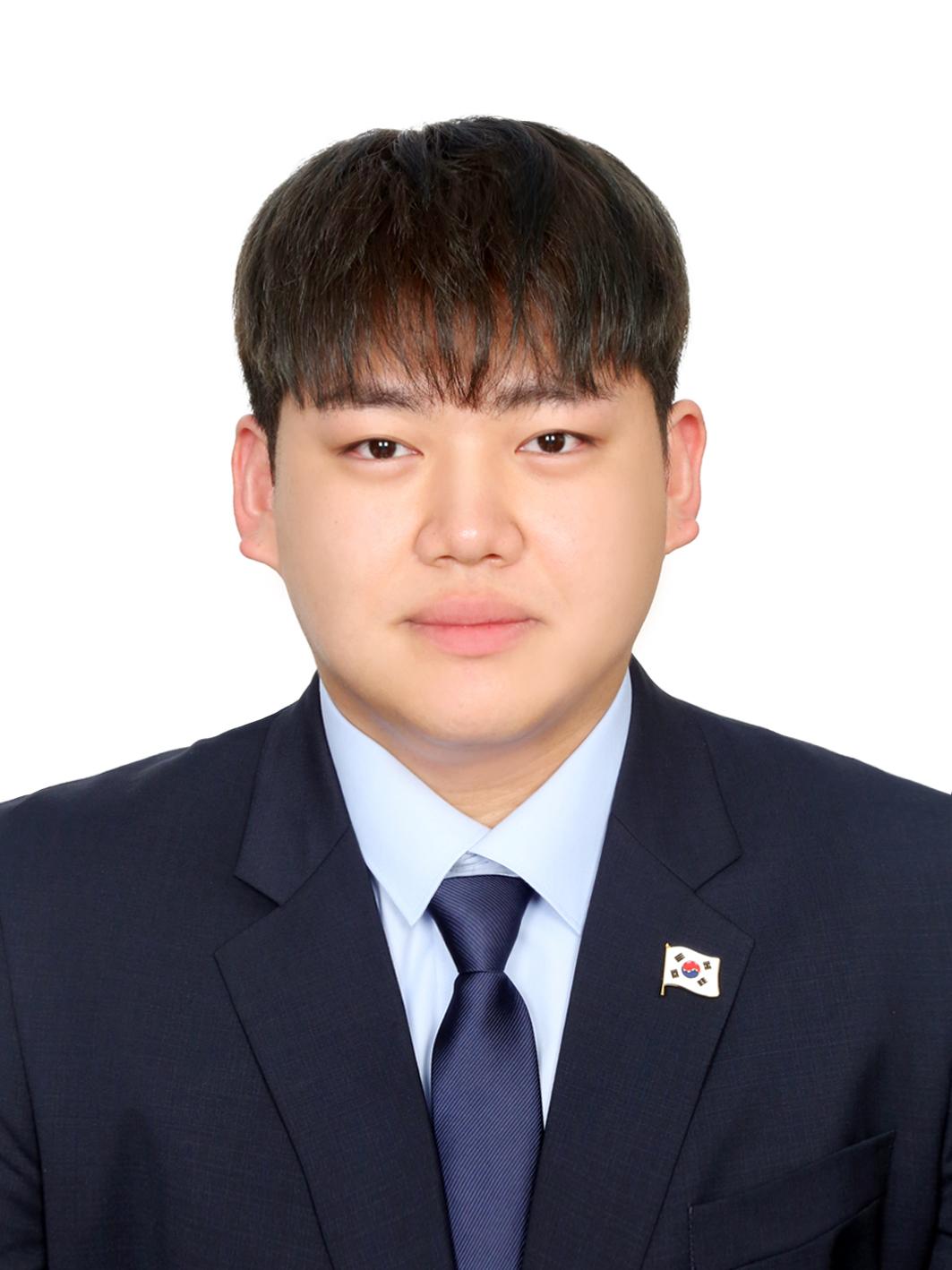Portrait of Seungwoo Han