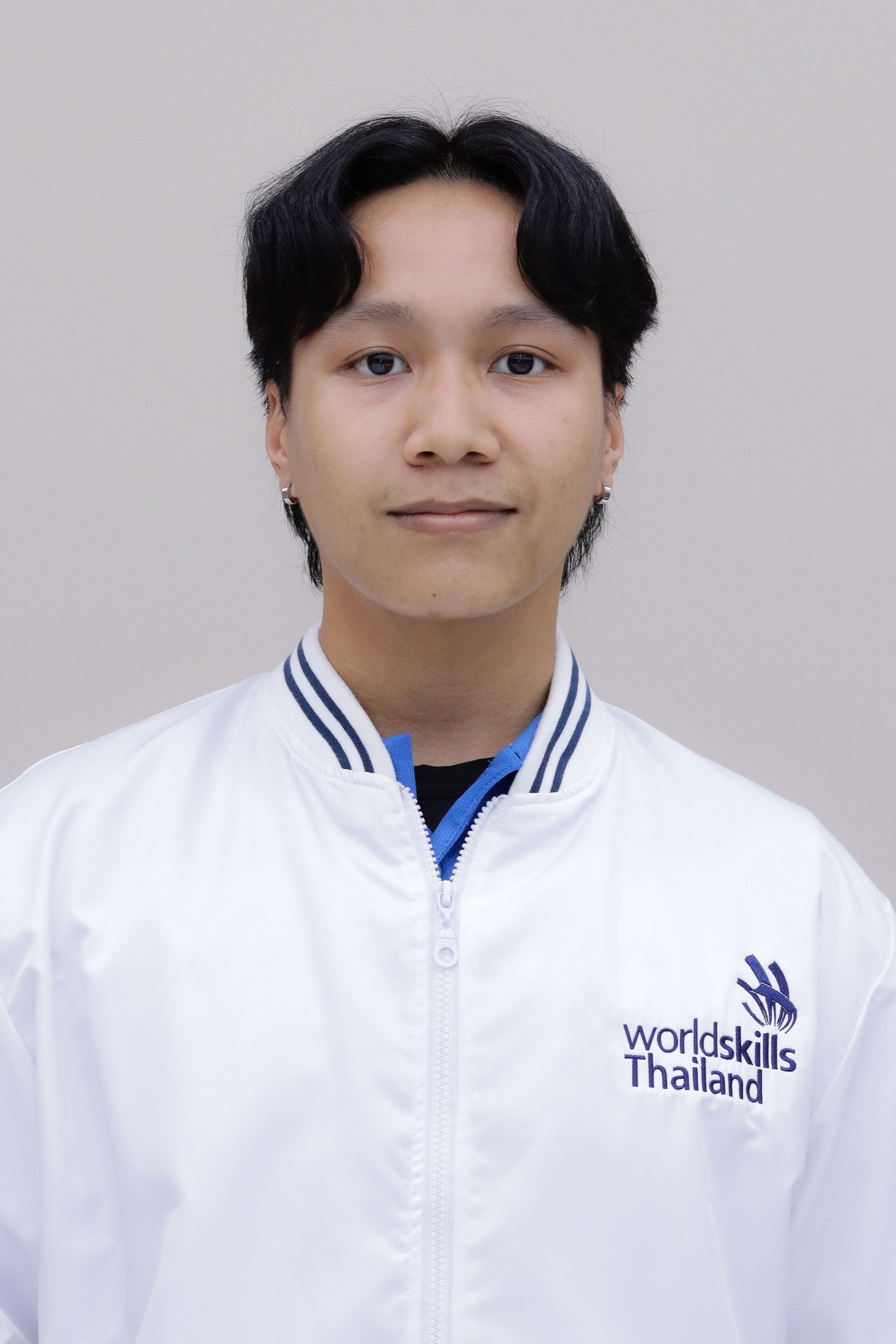 Portrait of Phurinut Suntrapai