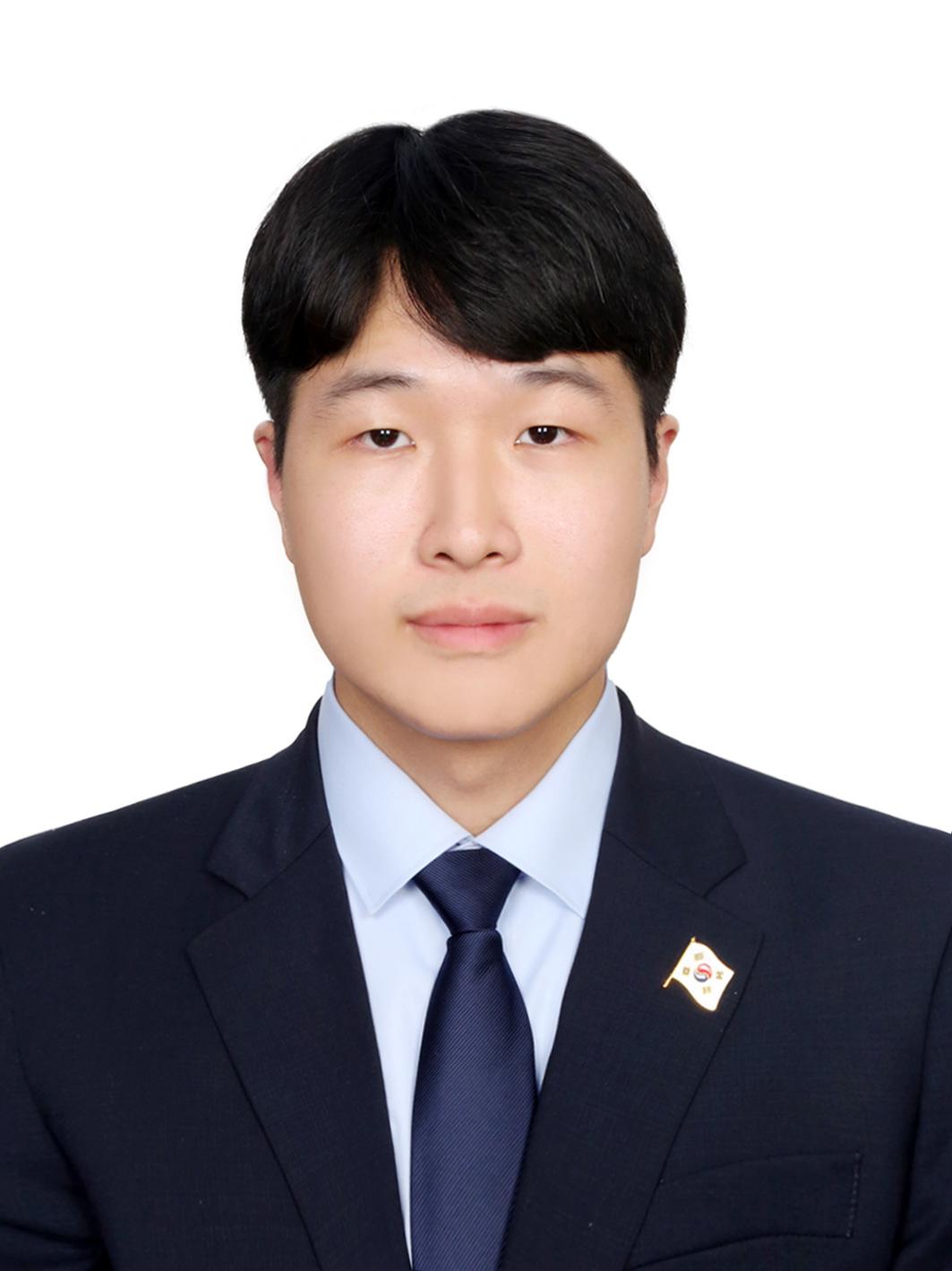 Portrait of Junho Shin